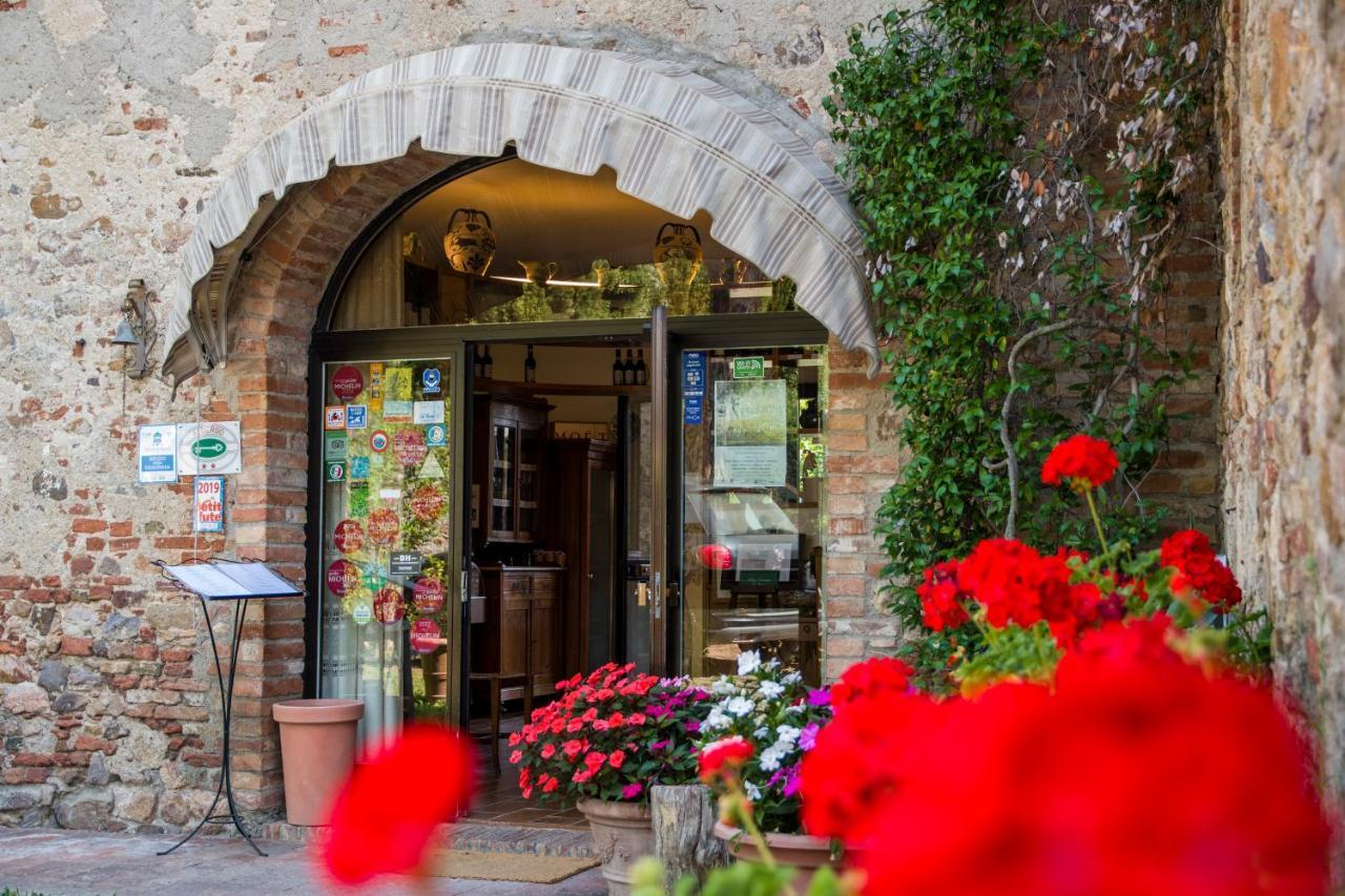 Albergo Ristorante Da Vestro Монтичиано Экстерьер фото