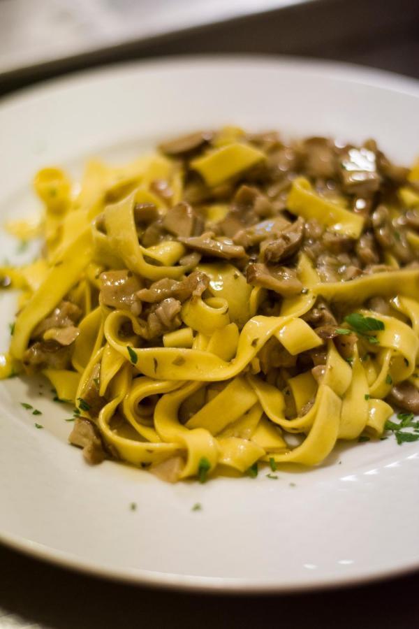Albergo Ristorante Da Vestro Монтичиано Экстерьер фото
