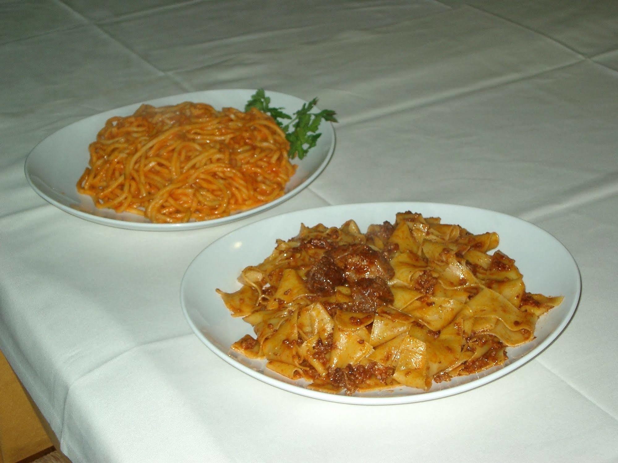 Albergo Ristorante Da Vestro Монтичиано Экстерьер фото