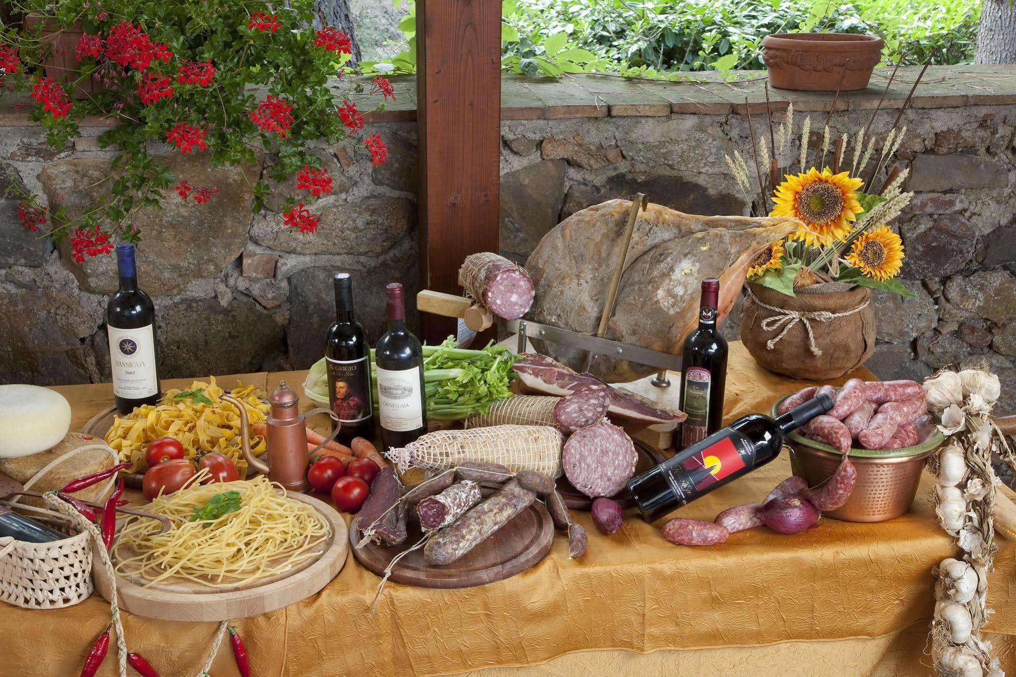 Albergo Ristorante Da Vestro Монтичиано Экстерьер фото