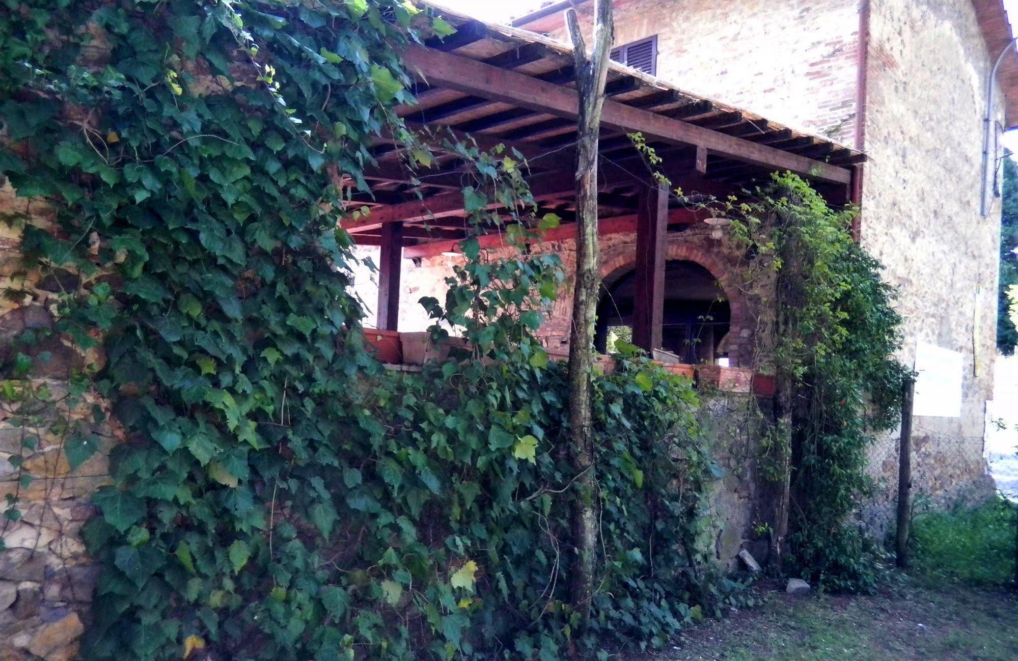 Albergo Ristorante Da Vestro Монтичиано Экстерьер фото
