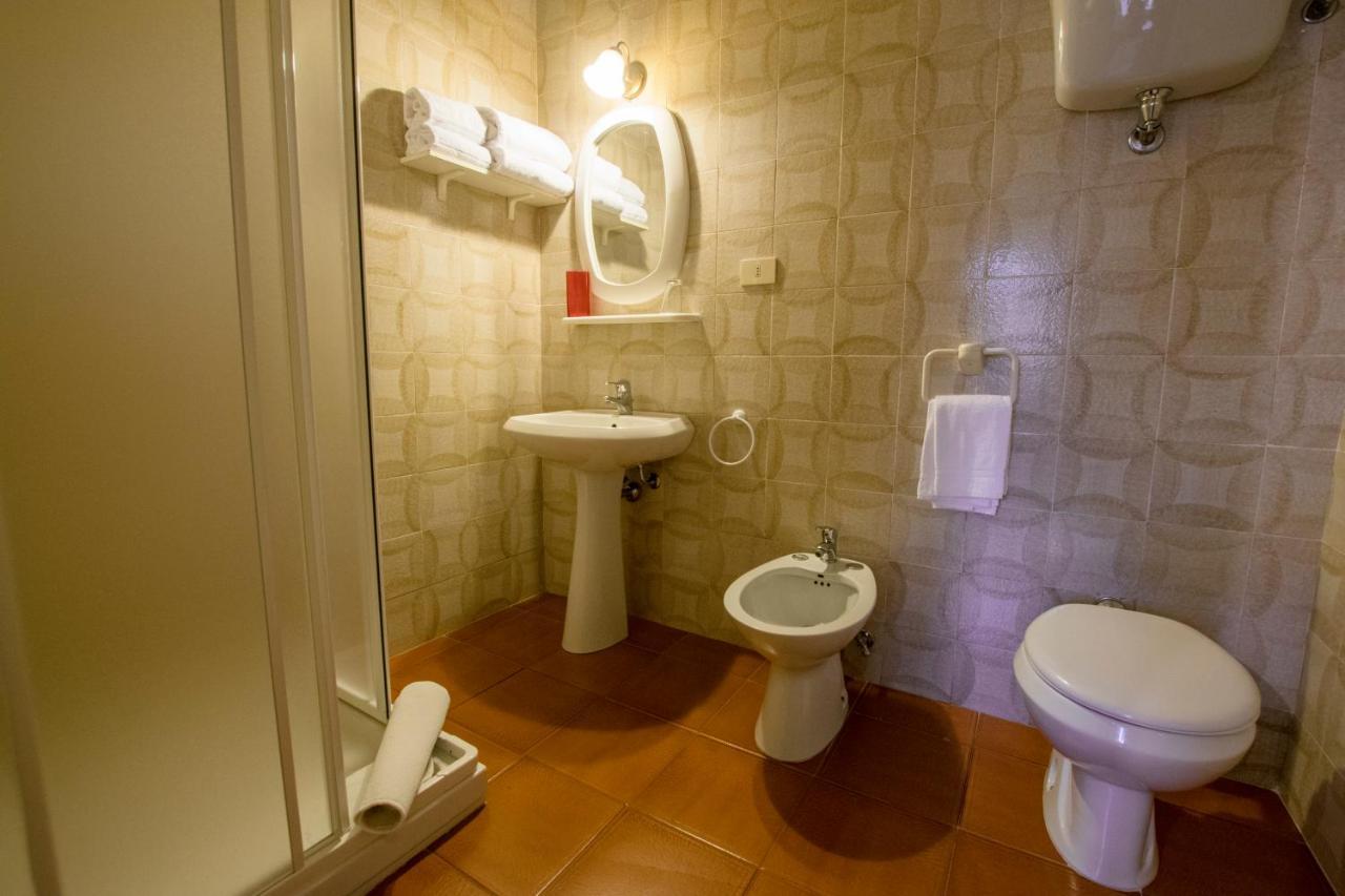 Albergo Ristorante Da Vestro Монтичиано Экстерьер фото