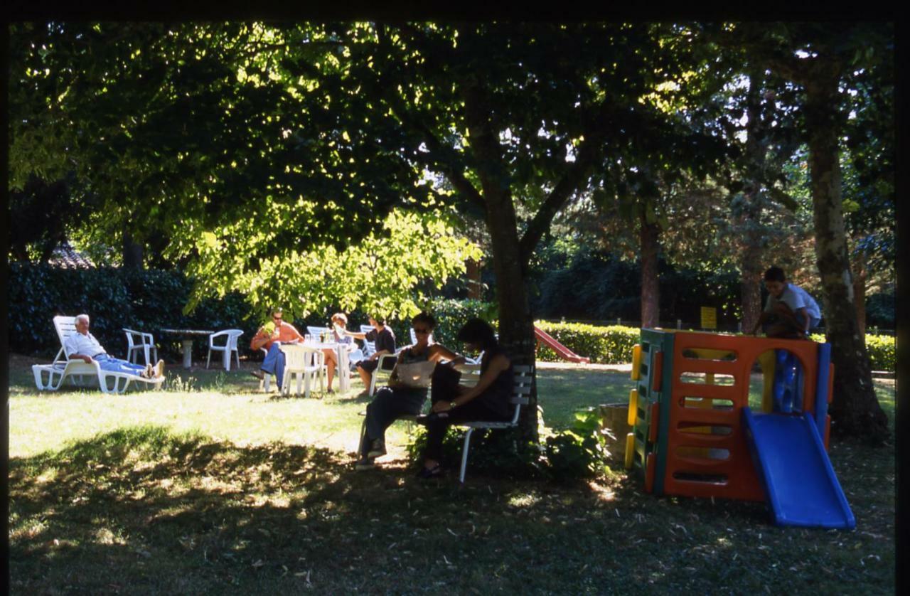 Albergo Ristorante Da Vestro Монтичиано Экстерьер фото