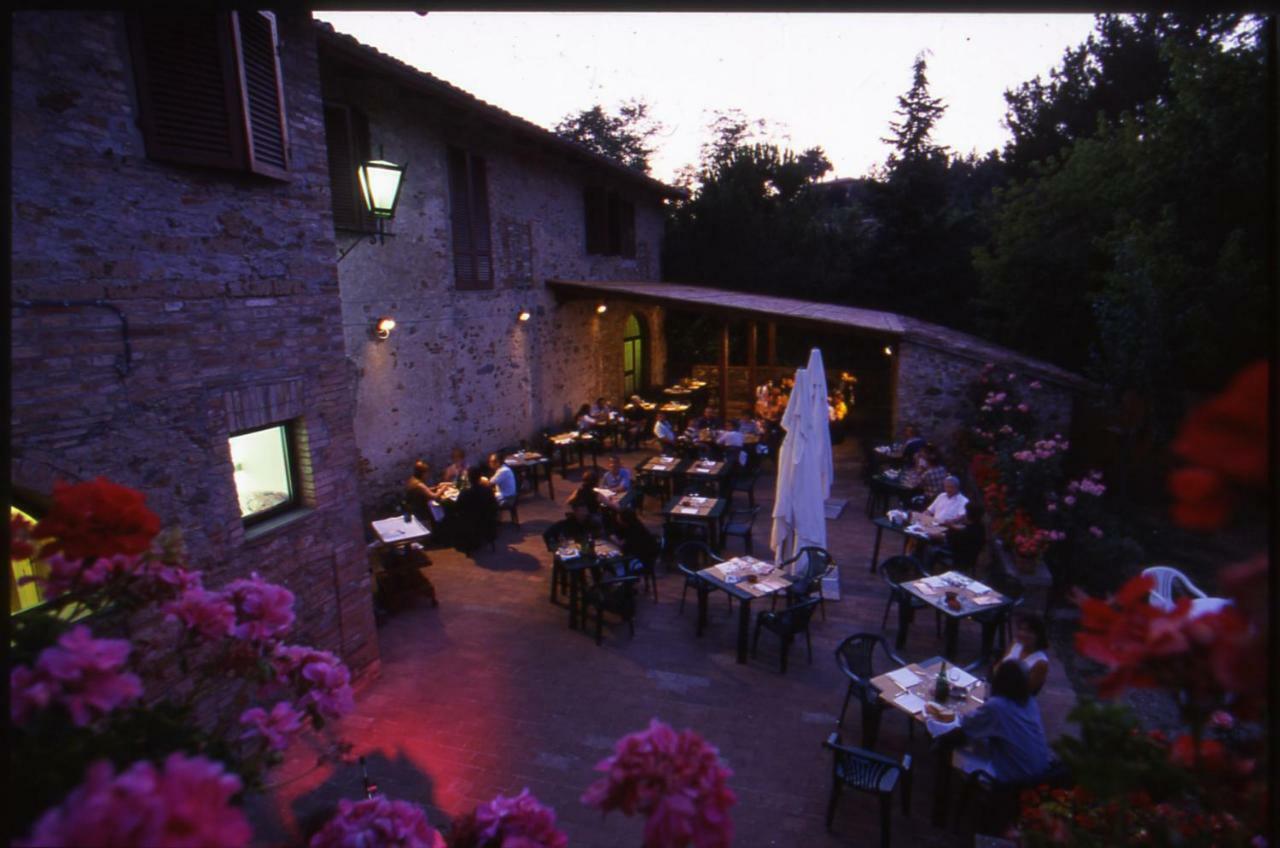 Albergo Ristorante Da Vestro Монтичиано Экстерьер фото